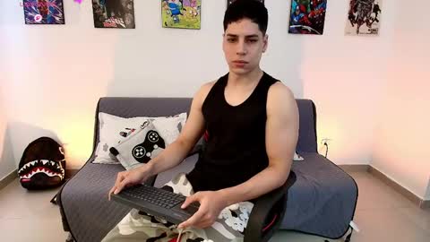 Instagram jonathanfit14 online show from April 2026 09:07:02 PM