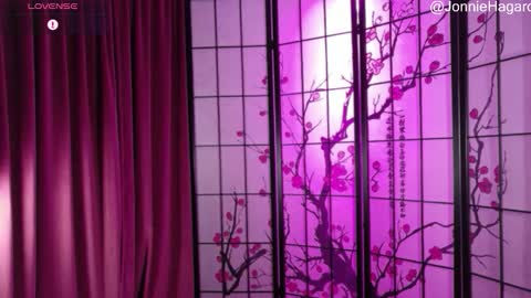 Jonnie Hagard online show from December 2025 12:30:01 AM