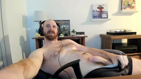 Snapshot of jonnlulz chatting on December 2024 12:33:02 AM Jon online show from December 2024 12:33:02 AM