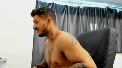 jonnyporn1 online show from January 2025 10:35:02 AM