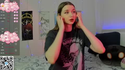 Mila online show from February 2025 08:31:01 PM