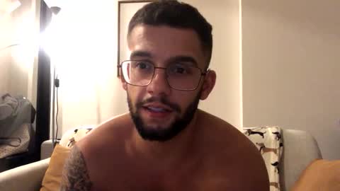 josh_xo online show from December 2025 04:27:01 PM