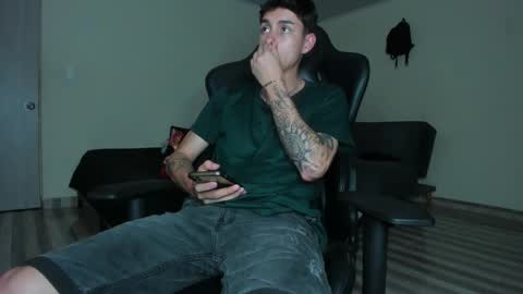 Snapshot of joshmiller_ chatting on November 2025 02:00:02 AM Josh online show from November 2025 02:00:02 AM