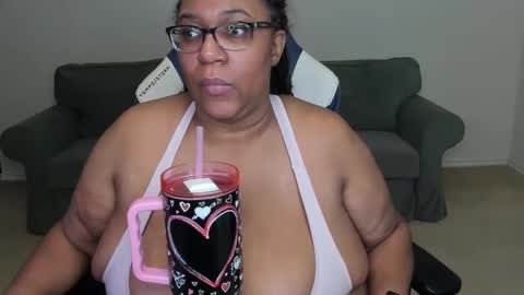 Josie Kiss online show from January 2025 01:53:02 PM