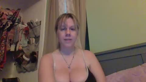 Snapshot of josiecaruso chatting on November 2025 02:33:02 AM Lana Caruso online show from November 2025 02:33:02 AM