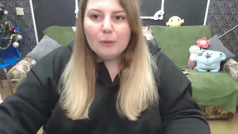 josiesun771 online show from December 2024 12:06:02 PM