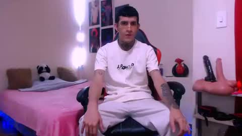 josue_linares online show from March 2026 11:42:01 PM