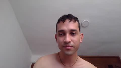 Snapshot of jovenvergonguapo09 chatting on June 2026 04:18:02 PM Van Helsing online show from June 2026 04:18:02 PM