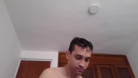 Snapshot of jovenvergonguapo09 chatting on July 2026 01:07:02 PM Van Helsing online show from July 2026 01:07:02 PM