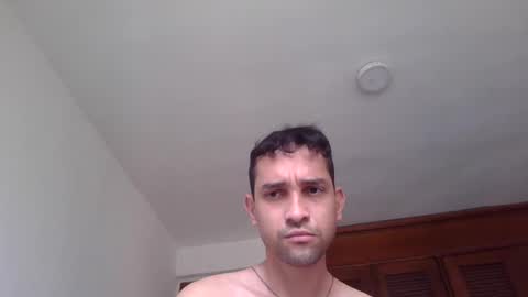 Snapshot of jovenvergonguapo09 chatting on July 2026 01:36:02 PM Van Helsing online show from July 2026 01:36:02 PM