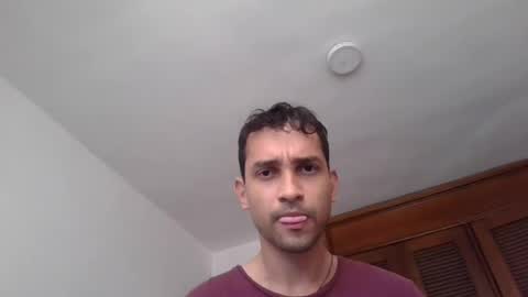 Snapshot of jovenvergonguapo09 chatting on July 2026 12:12:01 PM Van Helsing online show from July 2026 12:12:01 PM