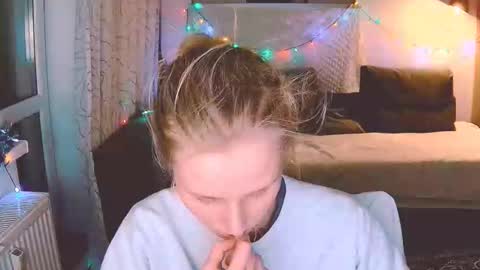 joy_keys online show from December 2024 08:03:02 PM