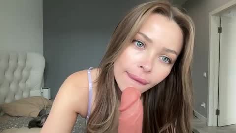 Jennie and Sophia online show from May 2026 10:36:01 AM