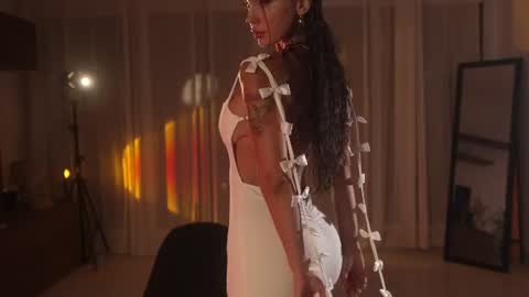 Jennifer Diaz online show from July 2026 09:00:01 PM