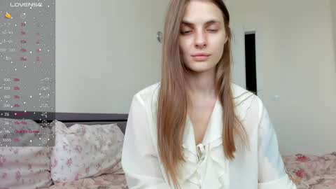 Snapshot of ju_lii chatting on July 2026 12:52:01 PM Julia and Julia online show from July 2026 12:52:01 PM