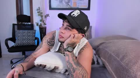 juan_alvarez18 online show from October 2025 03:13:02 AM