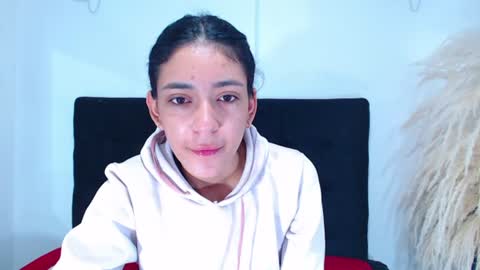 Snapshot of juan_and_luciana chatting on June 2026 11:47:02 AM online show from June 2026 11:47:02 AM