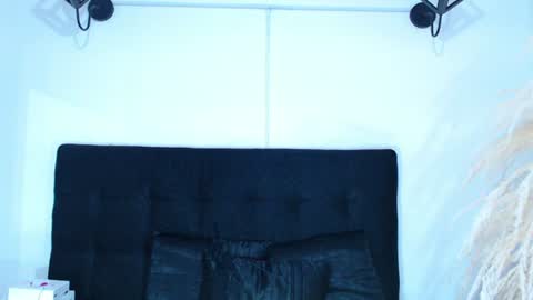 Snapshot of juan_and_luciana chatting on July 2026 11:47:02 AM online show from July 2026 11:47:02 AM