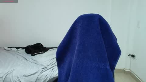 juan_gomez_1 online show from April 2026 09:01:01 AM