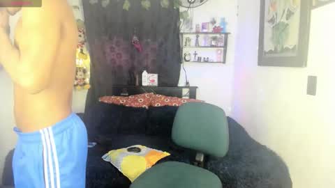 Snapshot of juanbigcock21cm chatting on December 2025 05:40:02 PM juan jose online show from December 2025 05:40:02 PM