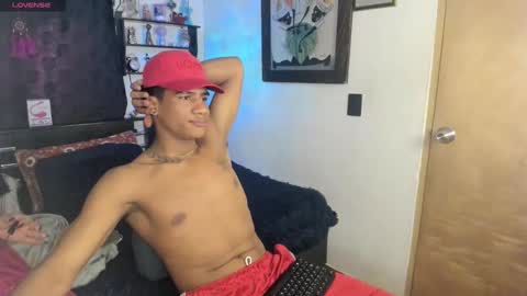 Snapshot of juanbigcock21cm chatting on December 2025 04:16:01 PM juan jose online show from December 2025 04:16:01 PM