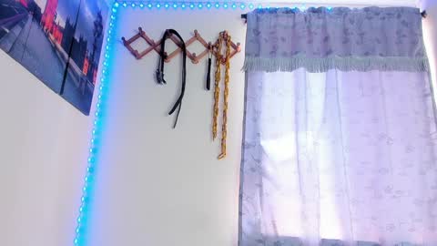 Juan Esteban online show from December 2024 04:29:02 PM