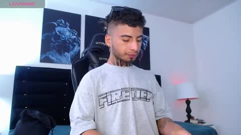 juancamilo66_ online show from February 2025 07:13:01 PM