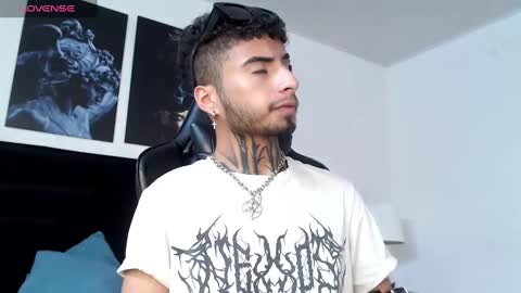 juancamilo66_ online show from February 2025 07:38:02 PM