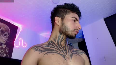 juancamilo66_ online show from September 2025 03:41:01 AM