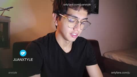 . online show from December 2025 09:20:01 PM