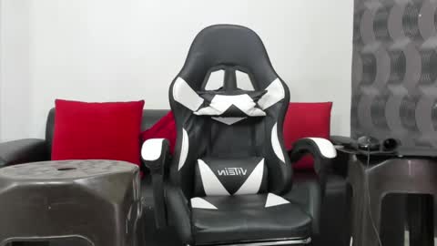 Juan Diego Uribe online show from January 2025 02:46:01 PM