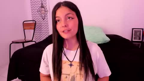 Snapshot of juanilittle chatting on September 2025 06:29:02 PM juani online show from September 2025 06:29:02 PM