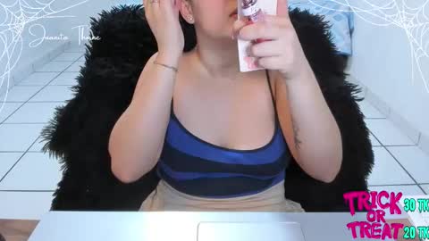 Snapshot of juanita_thorne chatting on October 2025 10:21:02 PM online show from October 2025 10:21:02 PM