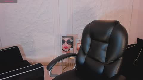 Juanita Clay online show from April 2026 07:33:02 PM