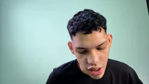 juansuarez204 online show from March 2025 10:32:02 PM