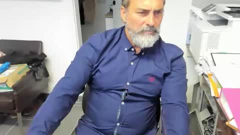 Giovanni50pro online show from September 2025 04:12:01 PM