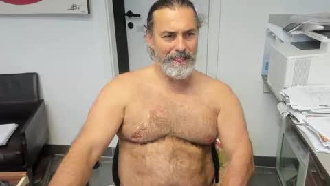 Giovanni50pro online show from November 2025 04:07:01 PM