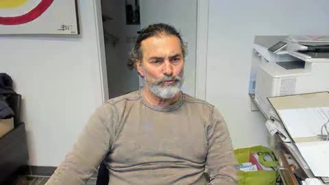 Giovanni50pro online show from December 2025 01:27:01 PM