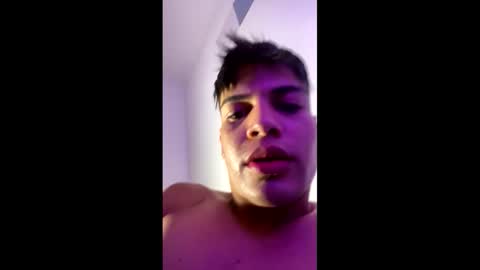 Snapshot of juicy_boy22 chatting on December 2024 07:14:01 AM Miguel online show from December 2024 07:14:01 AM