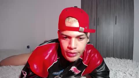 Snapshot of juicy_boy22 chatting on October 2025 02:01:01 AM Miguel online show from October 2025 02:01:01 AM