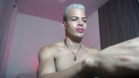 Snapshot of juicy_boy22 chatting on December 2025 01:58:02 AM Miguel online show from December 2025 01:58:02 AM