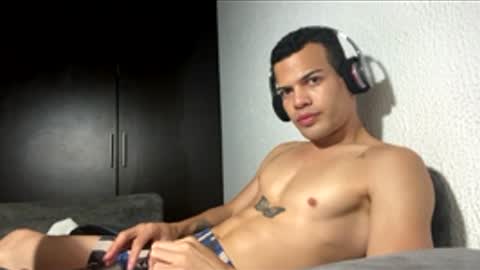 Snapshot of juicy_boy22 chatting on February 2026 09:27:01 AM Miguel online show from February 2026 09:27:01 AM