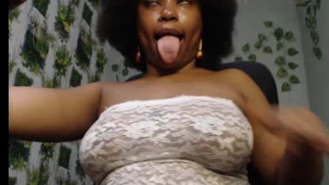 Snapshot of juicy_gold22 chatting on February 2025 01:25:02 AM Mariagold online show from February 2025 01:25:02 AM