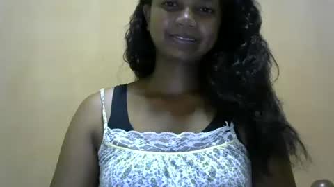 Snapshot of juicy_pretty chatting on February 2025 07:06:01 PM stellah online show from February 2025 07:06:01 PM