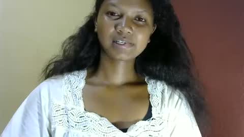 Snapshot of juicy_pretty chatting on February 2025 03:21:01 AM stellah online show from February 2025 03:21:01 AM
