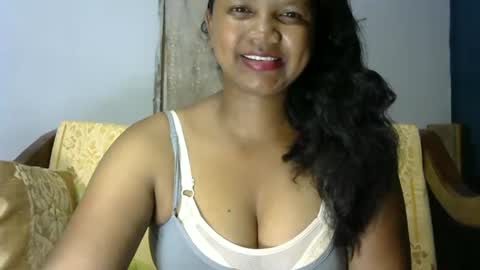 Snapshot of juicy_pretty chatting on October 2025 01:33:02 AM stellah online show from October 2025 01:33:02 AM