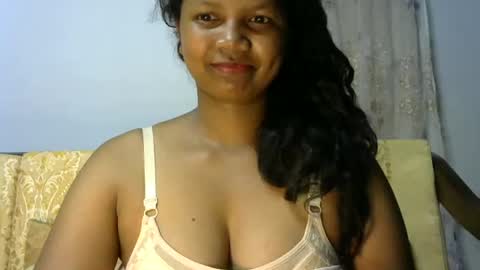 Snapshot of juicy_pretty chatting on October 2025 01:19:02 AM stellah online show from October 2025 01:19:02 AM