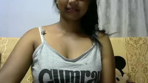 Snapshot of juicy_pretty chatting on November 2025 01:39:01 AM stellah online show from November 2025 01:39:01 AM