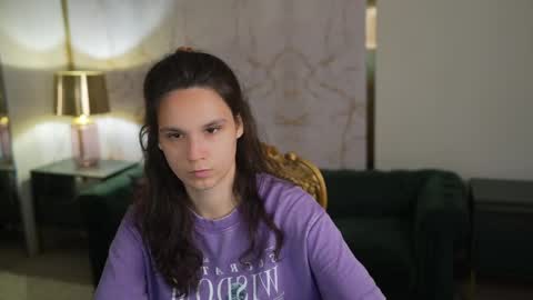 Snapshot of juicy_secrets_054 chatting on April 2026 10:41:02 AM Elza online show from April 2026 10:41:02 AM