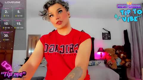 Jujubee online show from December 2024 01:33:01 PM